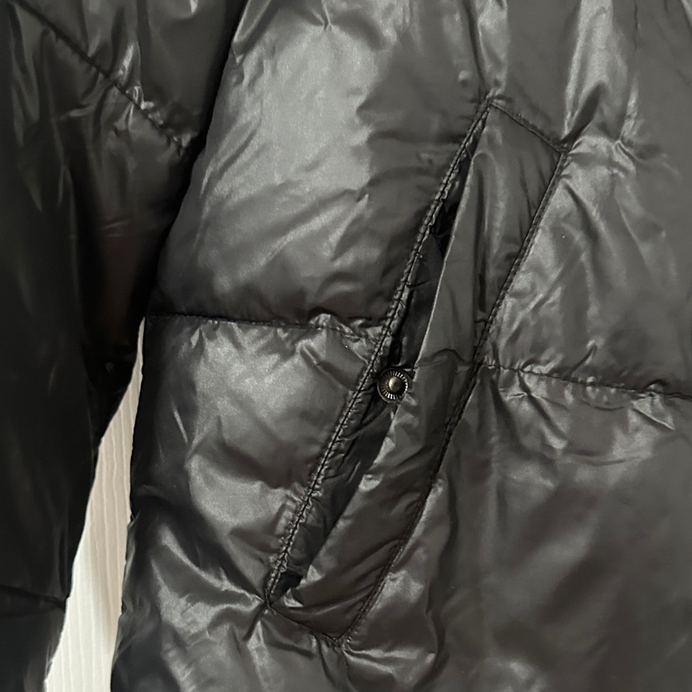 UGG Women's Black Puffer Jacket - Picture 4 of 13